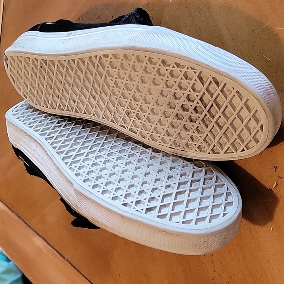 Vans - Picture 3 of 3